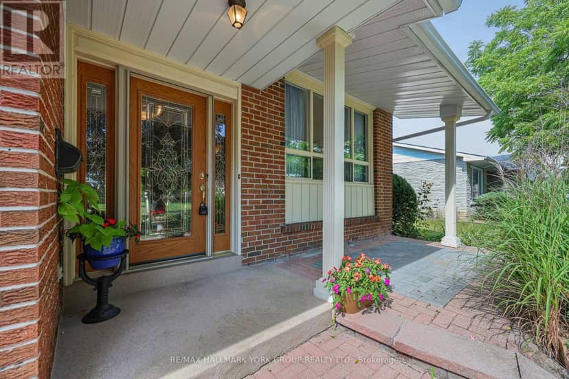 80 Fairway Drive, Aurora, photo 5