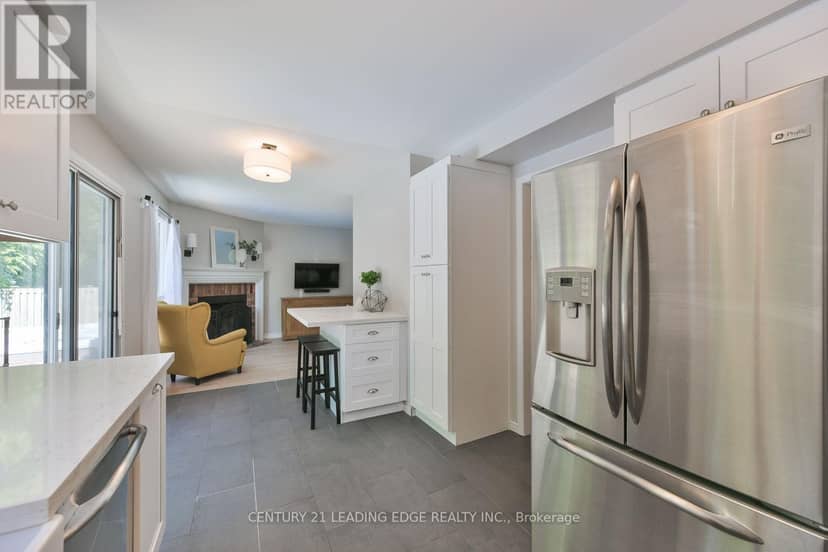 30 McGuire Crescent — photo 19 of 40