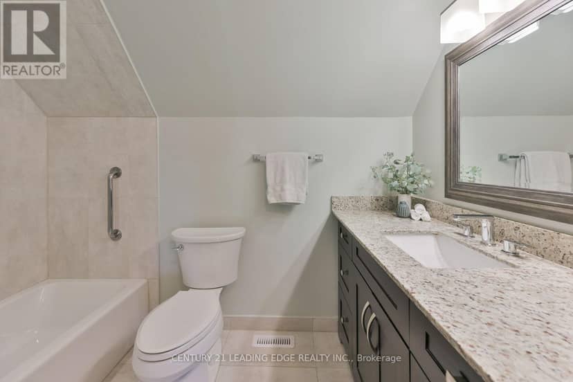 30 McGuire Crescent — photo 25 of 40