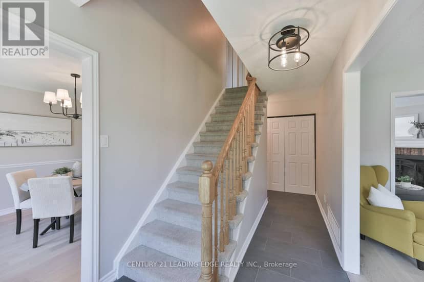 30 McGuire Crescent, Uxbridge, photo 7