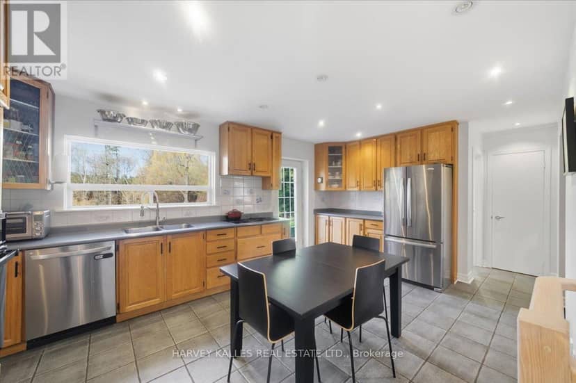 72 Walmer Road — photo 12 of 40