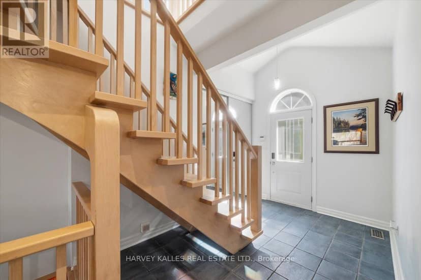 72 Walmer Road, Richmond Hill, photo 5