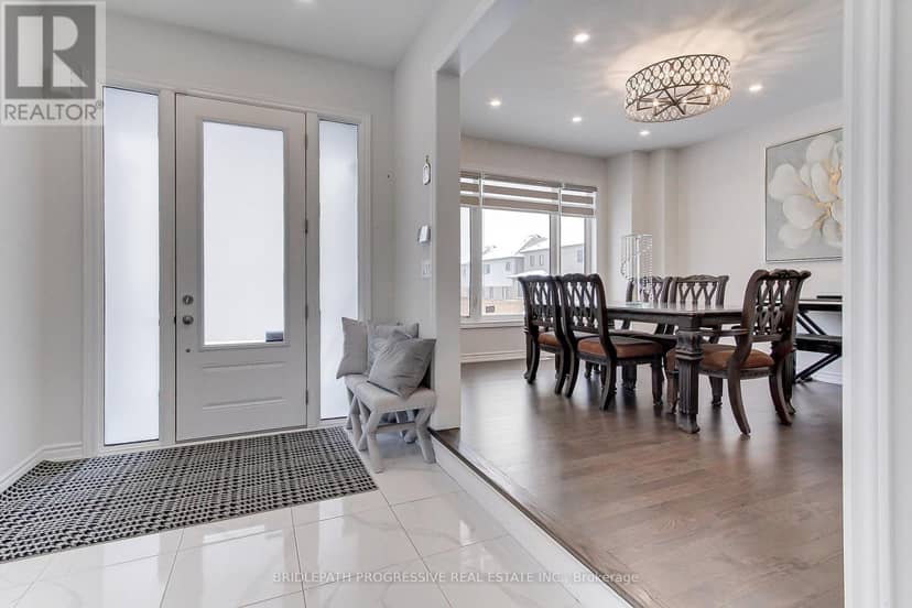145 Terry Fox Drive, Barrie, photo 4