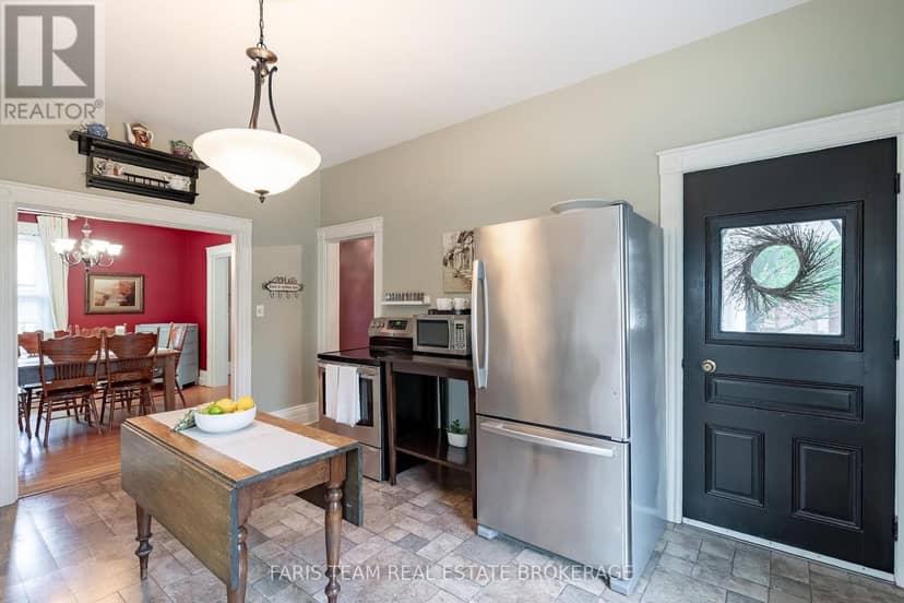 421 Midland Avenue, Midland, photo 8