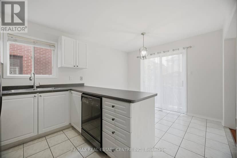3727 Althorpe Circle — photo 14 of 40