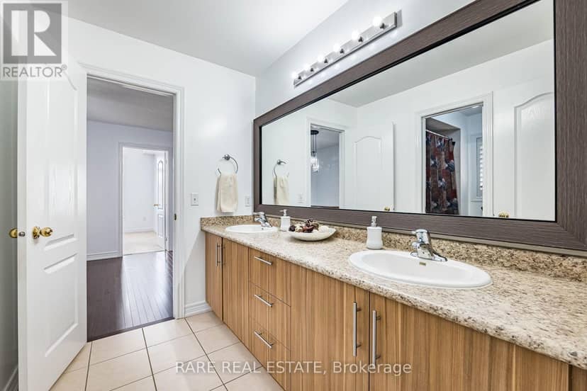 86 Vanderpool Crescent — photo 29 of 40
