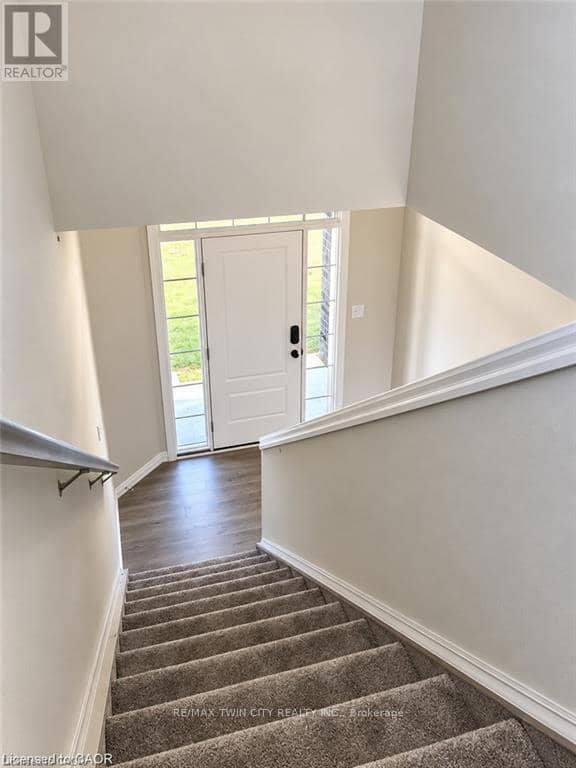 74 Keba Crescent — photo 11 of 20