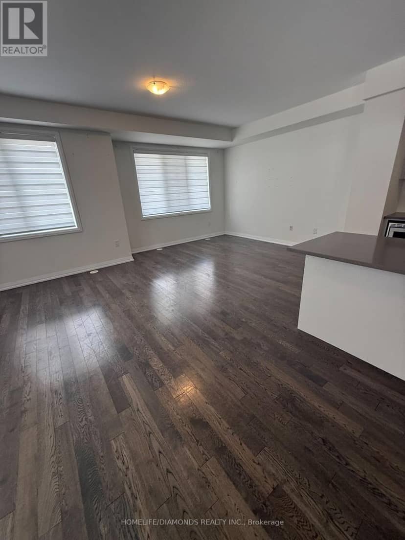 95 Norwich Crescent — photo 12 of 22