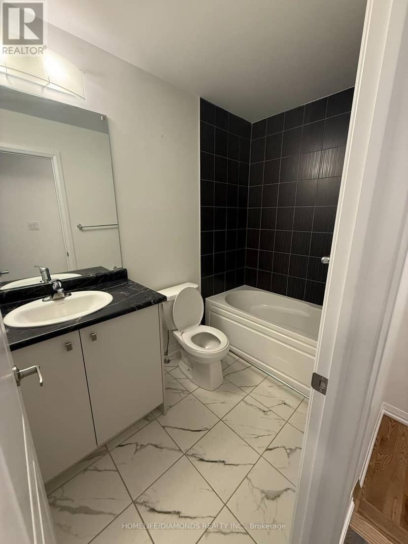 95 Norwich Crescent — photo 16 of 22