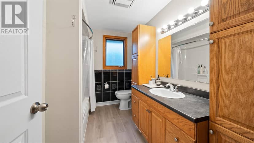 93 Dorothea Drive — photo 16 of 35