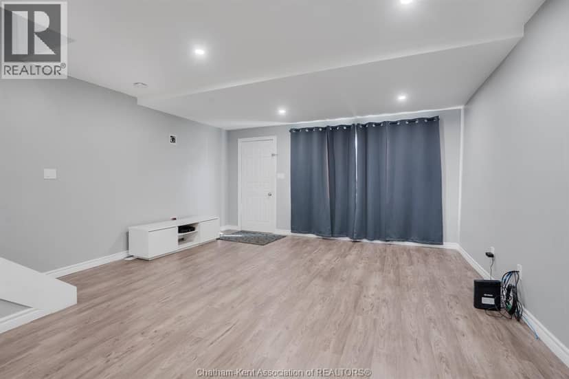 32 Foster STREET — photo 13 of 35
