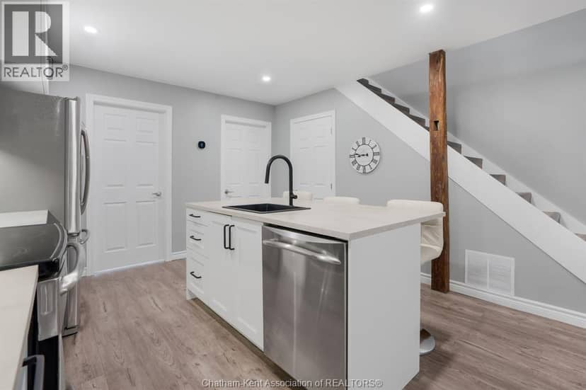32 Foster STREET — photo 15 of 35