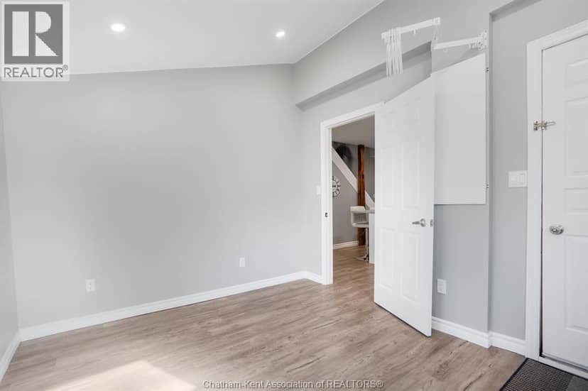 32 Foster STREET — photo 19 of 35
