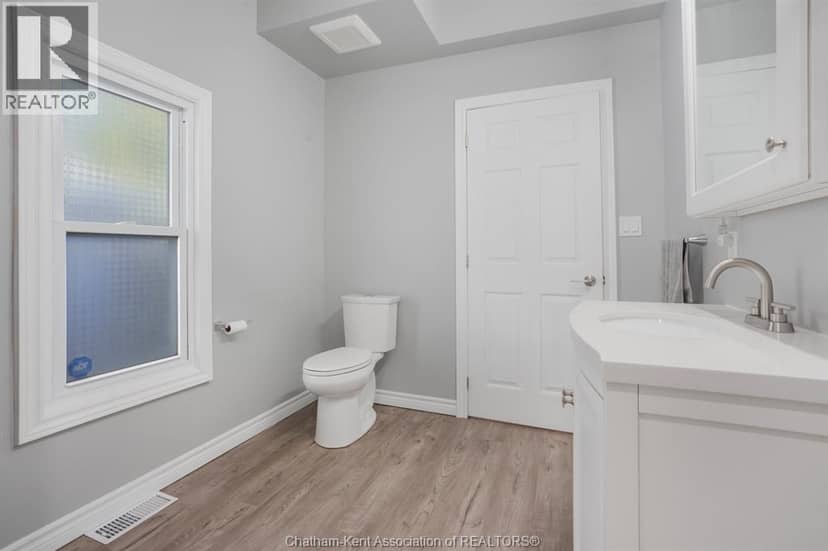 32 Foster STREET — photo 21 of 35