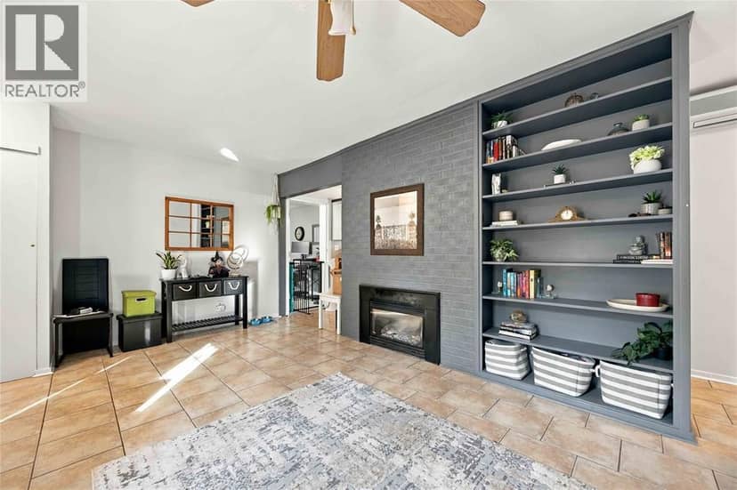 914 Retlaw DRIVE — photo 6 of 33
