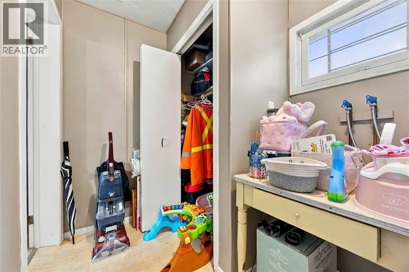 914 Retlaw DRIVE — photo 29 of 33