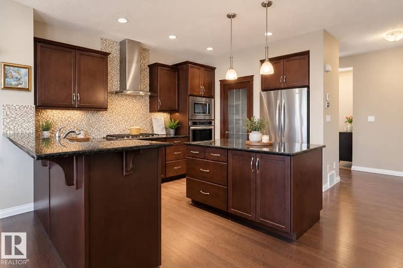 3244 Abbott Cr SW — photo 13 of 40