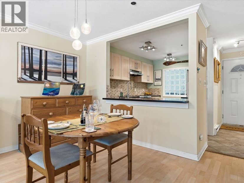 201 3220 W 4th Avenue, Vancouver, photo 2