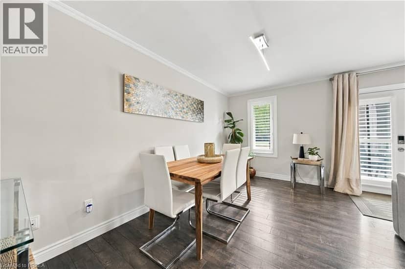 447 KING EDWARD Street — photo 15 of 40