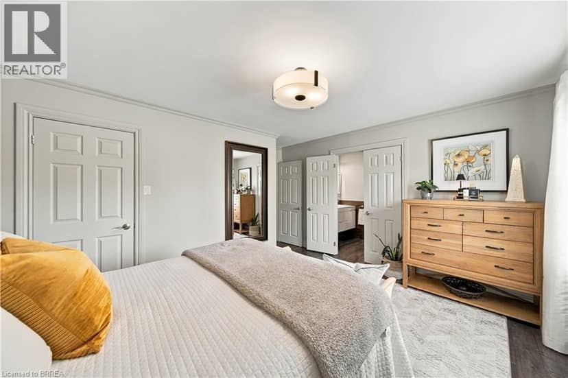 447 KING EDWARD Street — photo 21 of 40