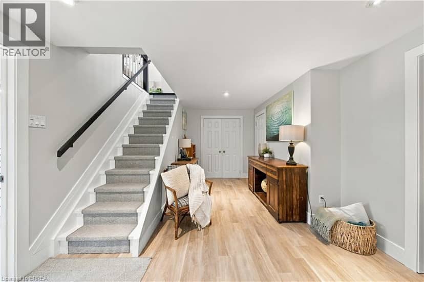 447 KING EDWARD Street — photo 30 of 40