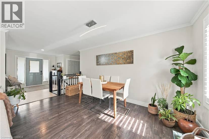 447 KING EDWARD Street — photo 19 of 40