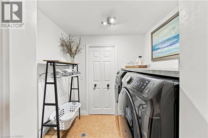 447 KING EDWARD Street — photo 34 of 40