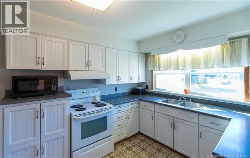 3808 Loch Lomond Road — photo 9 of 40