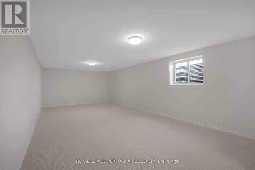 550 Paakanaak Avenue — photo 36 of 38