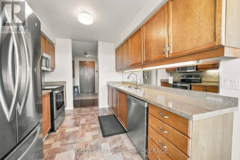 505 - 3 Towering Heights Boulevard — photo 19 of 40