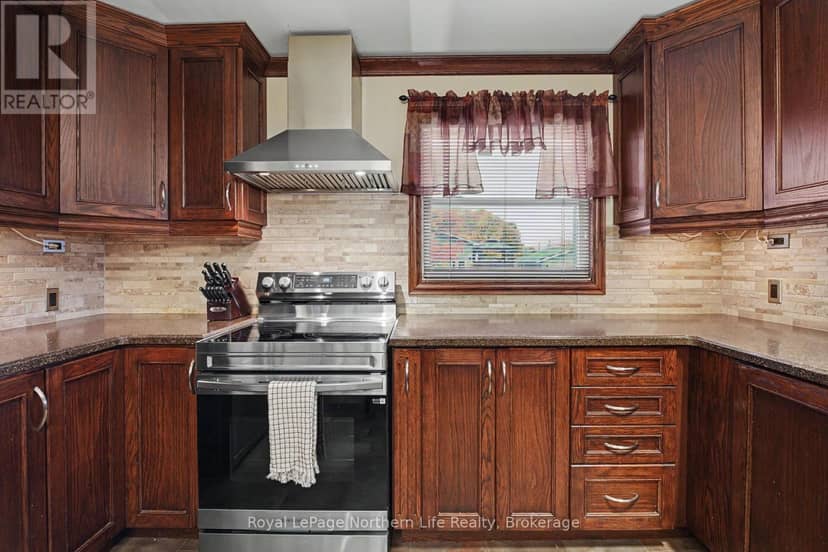 483 Aberdeen Avenue — photo 10 of 34