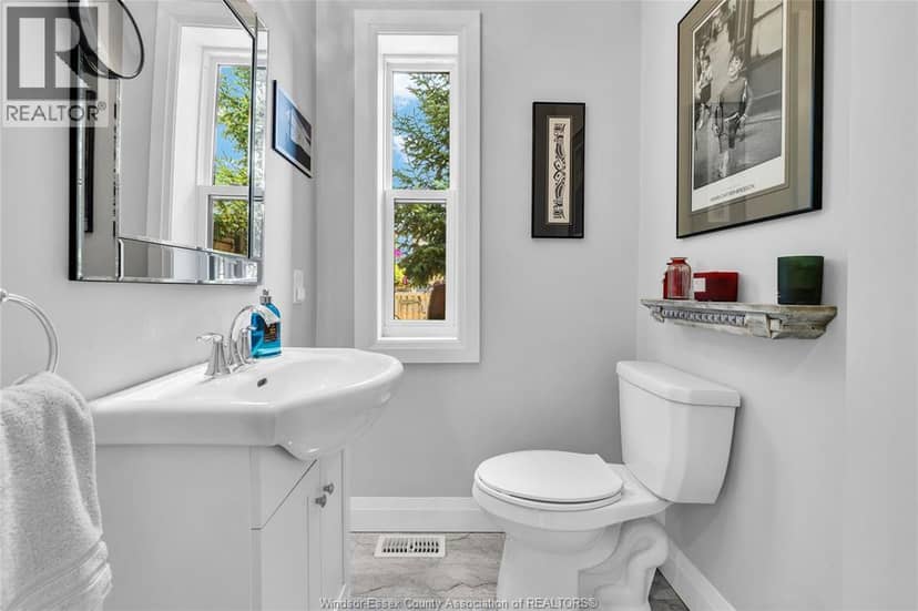 864 Monmouth ROAD — photo 17 of 38