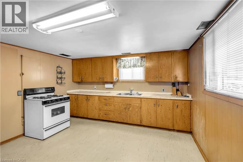 55 YOUNG Street — photo 29 of 40