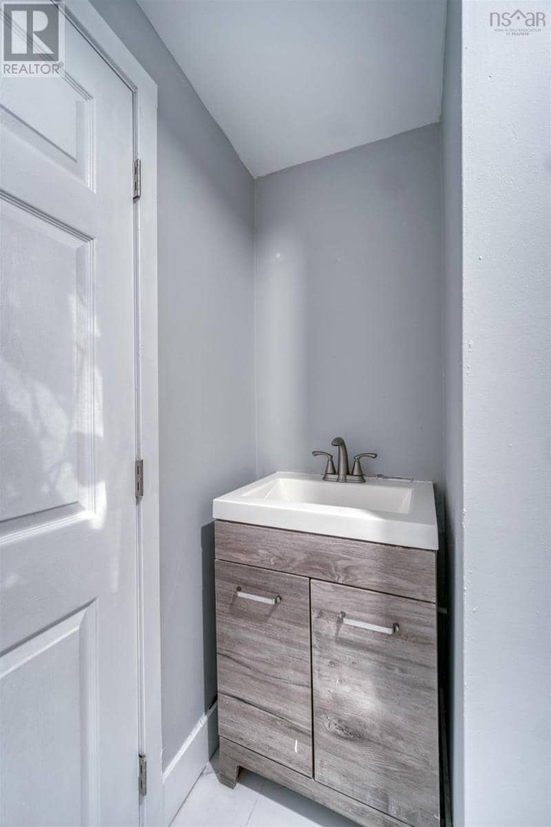 3306 Ashburn Avenue — photo 30 of 40