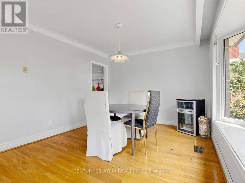22 Jeffton Crescent, Toronto, photo 8