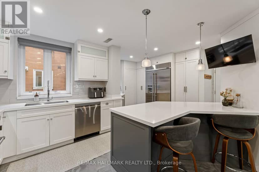 201 - 2365 Queen Street E — photo 14 of 33