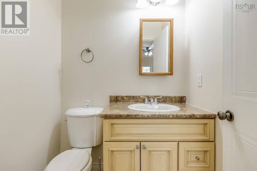 417 15 Langbrae Drive — photo 25 of 35