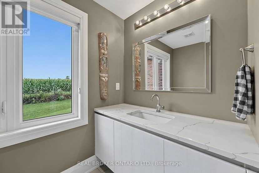 64 Manor Glen Crescent — photo 19 of 40