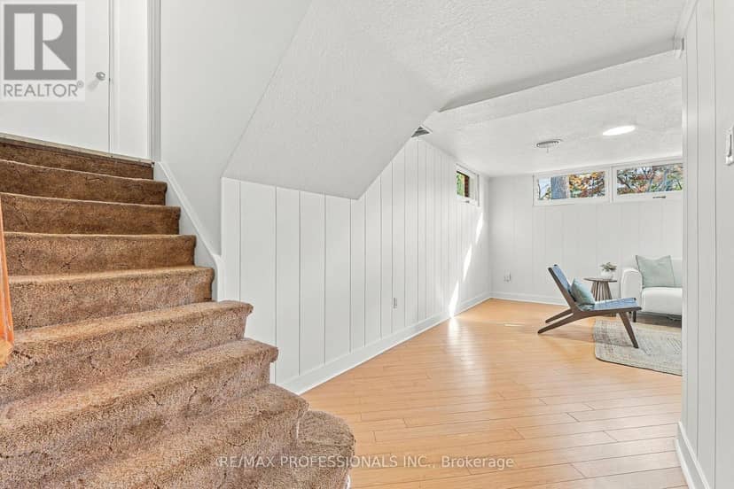8 Northolt Court — photo 35 of 40