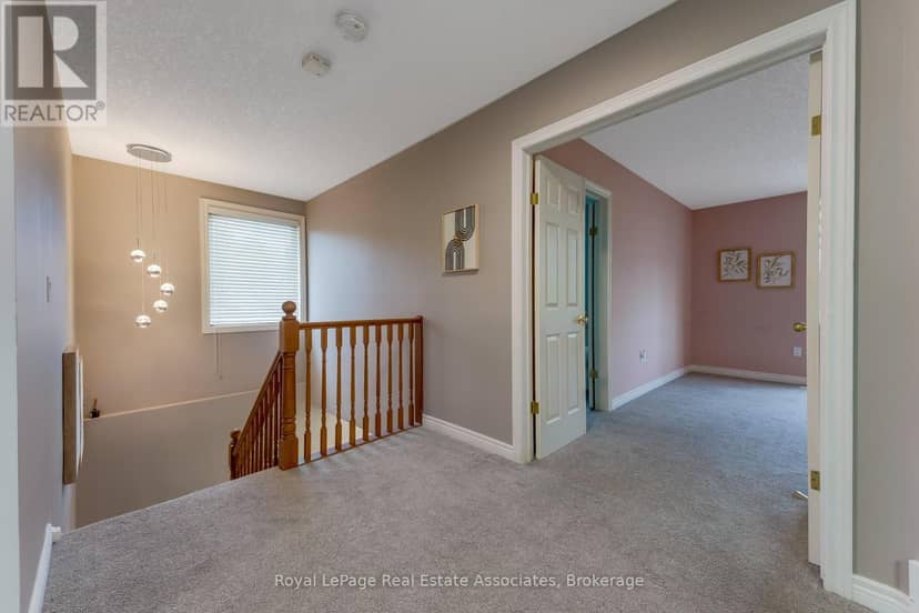 406 Sandy Cove Crescent — photo 19 of 37