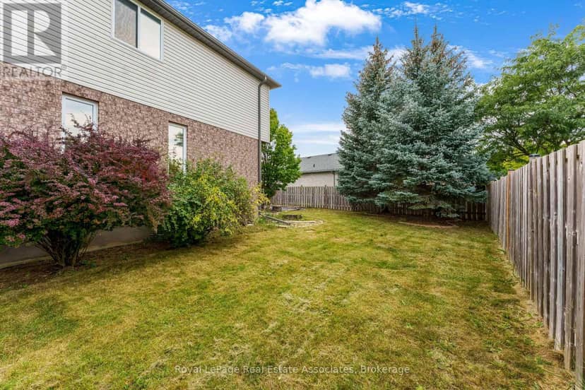 406 Sandy Cove Crescent — photo 33 of 37