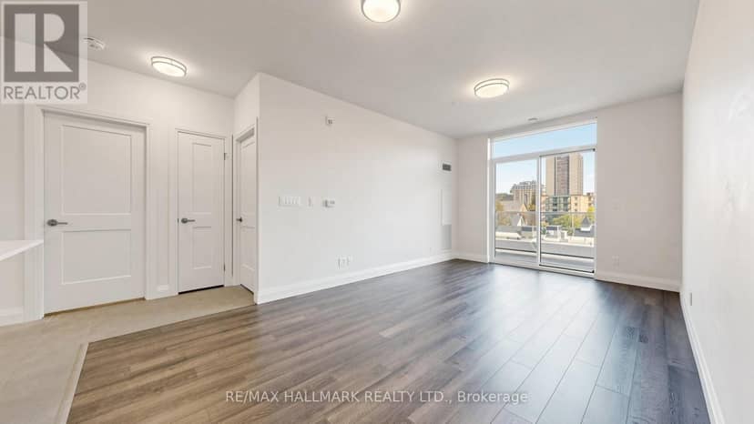 414 - 399 Queen Street S — photo 13 of 40