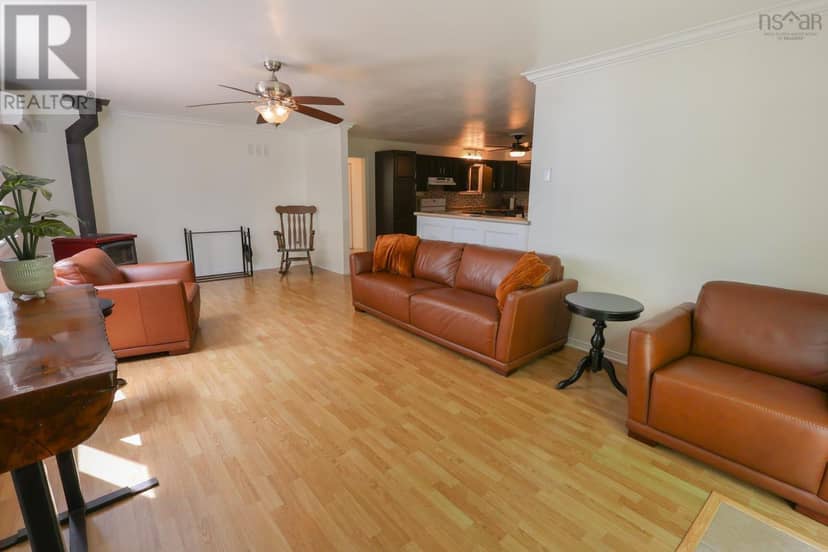 21 Lakeview Road — photo 13 of 40