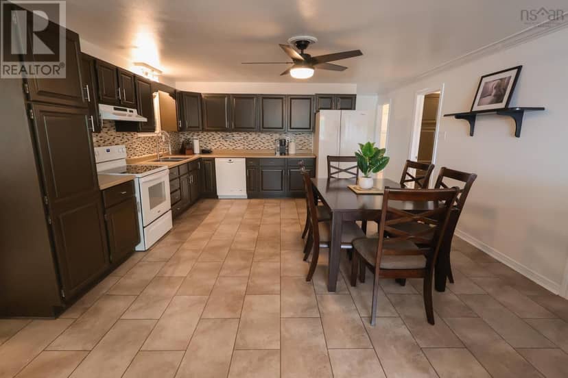 21 Lakeview Road, Hemford, photo 8