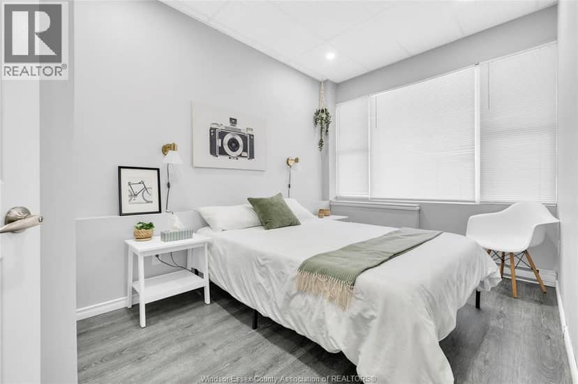 1574 Howard AVENUE — photo 15 of 31