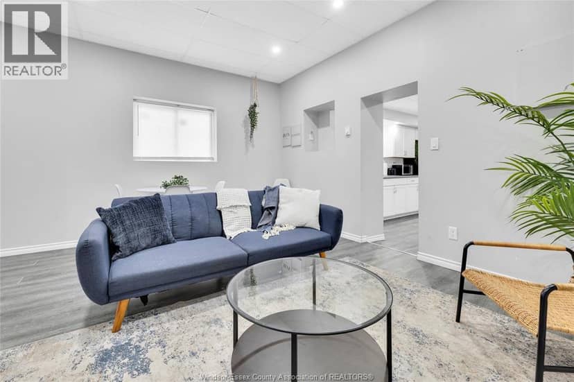 1574 Howard AVENUE — photo 12 of 31