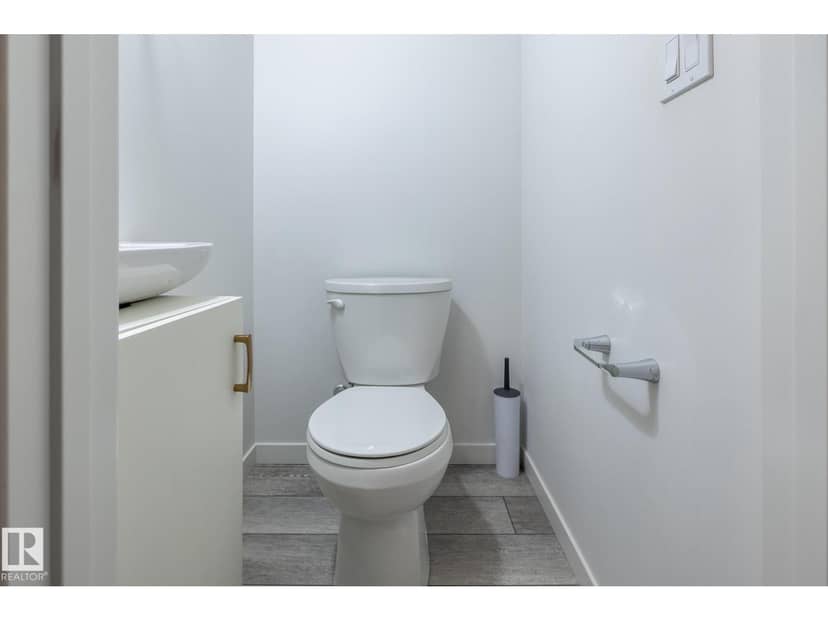 1273 McLeod Av — photo 16 of 40