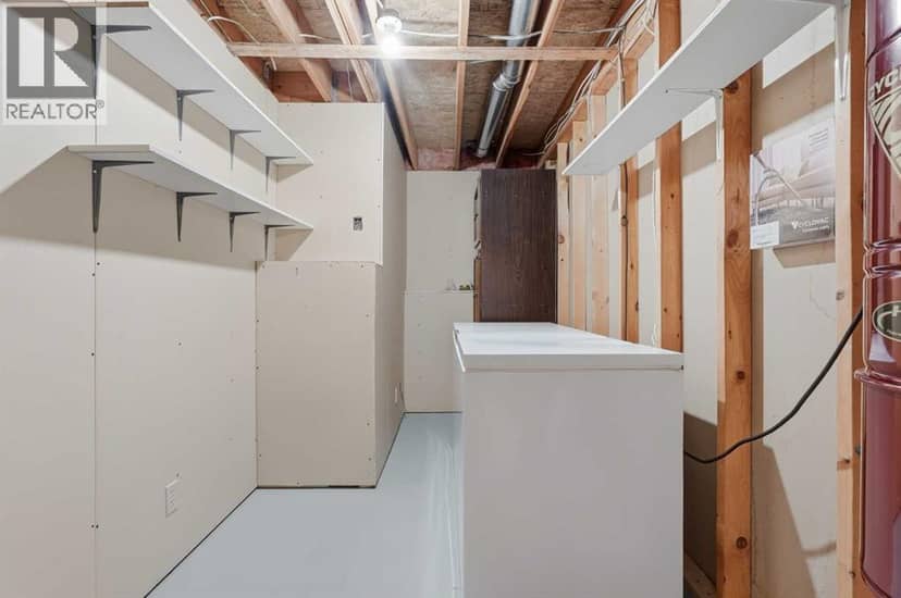 422 8 Street N — photo 30 of 39