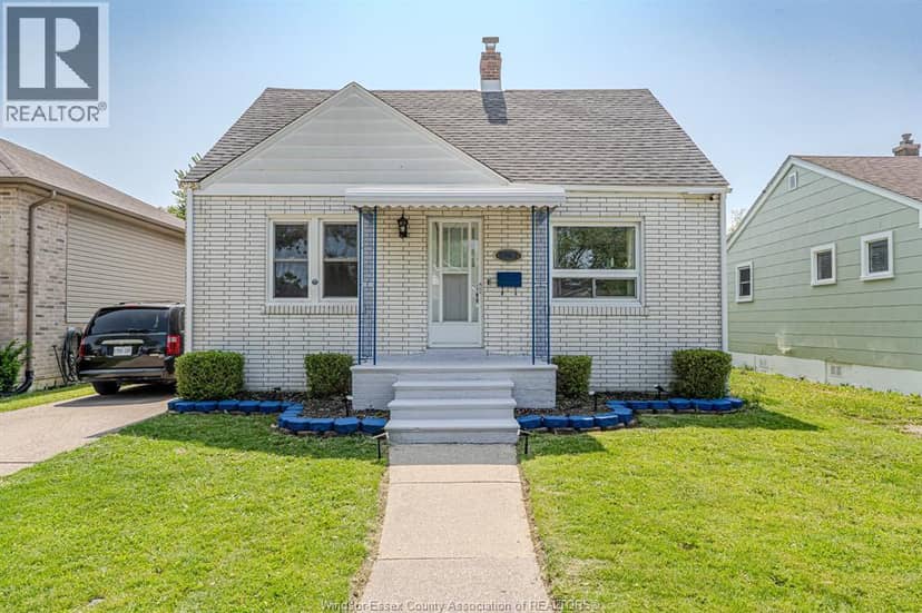 2367 Meighen — photo 1 of 26