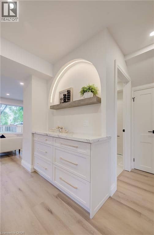 34 MOORE Avenue N, Waterloo, photo 5
